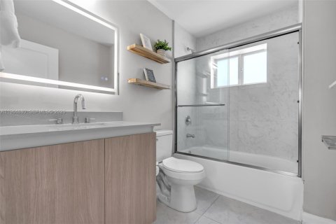 Купить виллу или дом в Форт-Лодердейл, Флорида 3 спальни, 111.95м2, № 2026247 - фото 26