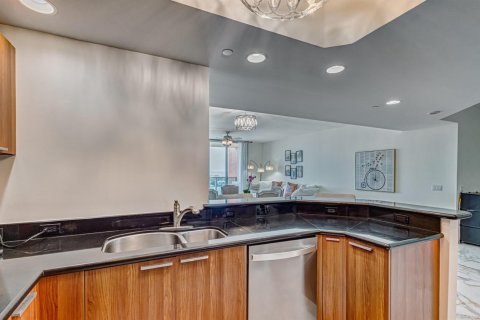Condominio en venta en Riviera Beach, Florida, 2 dormitorios, 139.26 m2 № 2176620 - foto 5