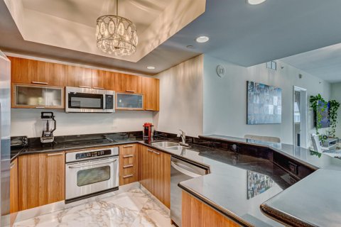 Condominio en venta en Riviera Beach, Florida, 2 dormitorios, 139.26 m2 № 2176620 - foto 2