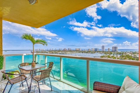 Condominio en Riviera Beach, Florida, 2 dormitorios № 2176620