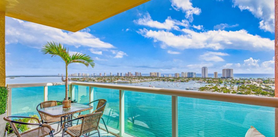 Condominio en Riviera Beach, Florida, 2 dormitorios № 2176620