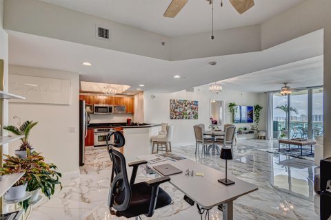 Condominio en venta en Riviera Beach, Florida, 2 dormitorios, 139.26 m2 № 2176620 - foto 13