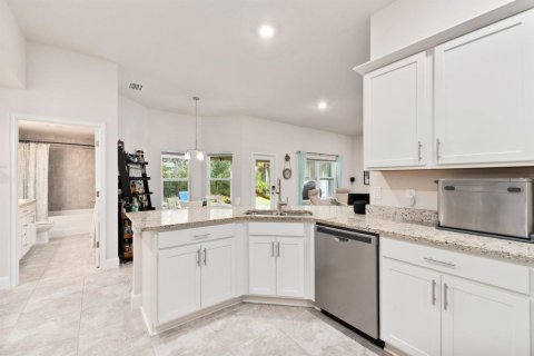 House in St. Lucie, Florida 4 bedrooms, 233 sq.m. № 2177190 - photo 24