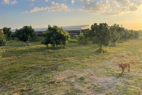 Propiedad comercial en venta en Miami, Florida № 2016588 - foto 12