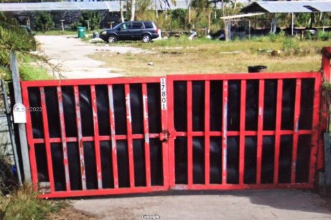 Propiedad comercial en venta en Miami, Florida № 2016588 - foto 2