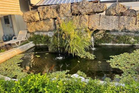 Propiedad comercial en venta en Miami, Florida № 2016588 - foto 15