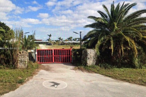 Propiedad comercial en Miami, Florida № 2016588