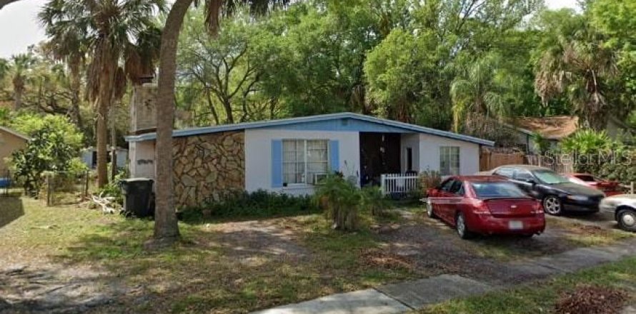 House in Tampa, Florida 2 bedrooms, 154.59 sq.m. № 1838255