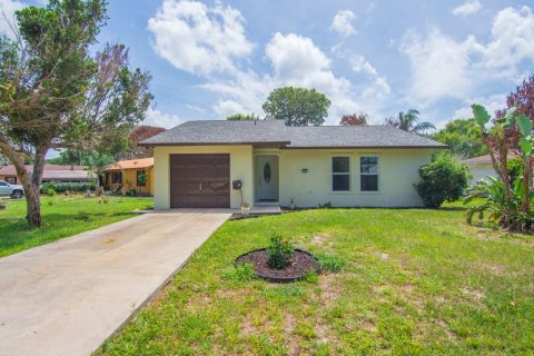 House in Vero Beach, Florida 2 bedrooms, 112.97 sq.m. № 2088320