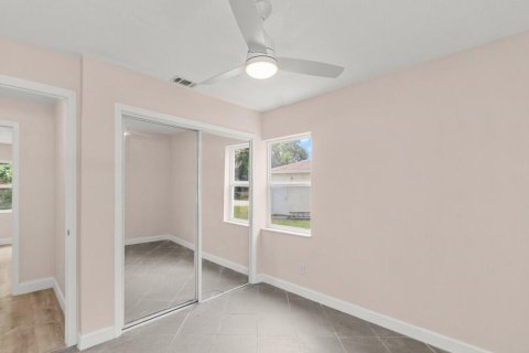 House in Vero Beach, Florida 2 bedrooms, 112.97 sq.m. № 2088320 - photo 20