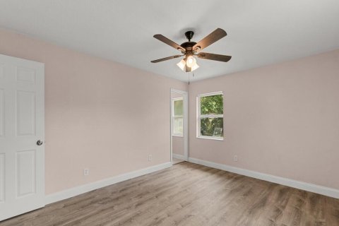 House in Vero Beach, Florida 2 bedrooms, 112.97 sq.m. № 2088320 - photo 25