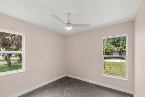 House in Vero Beach, Florida 2 bedrooms, 112.97 sq.m. № 2088320 - photo 19