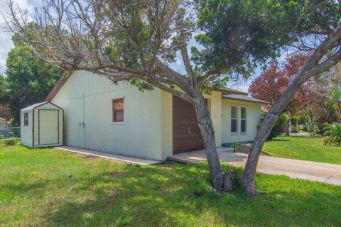House in Vero Beach, Florida 2 bedrooms, 112.97 sq.m. № 2088320 - photo 3