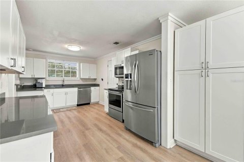 Villa ou maison à vendre à Bradenton, Floride: 2 chambres, 140.93 m2 № 2429155 - photo 10