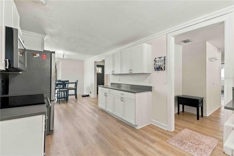 Villa ou maison à vendre à Bradenton, Floride: 2 chambres, 140.93 m2 № 2429155 - photo 11