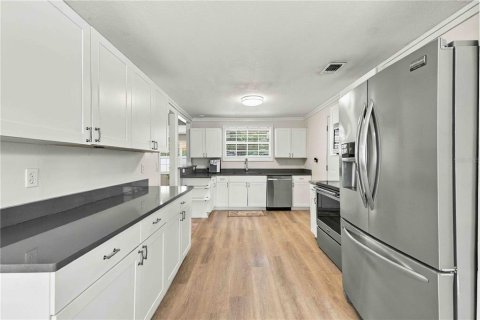 Villa ou maison à vendre à Bradenton, Floride: 2 chambres, 140.93 m2 № 2429155 - photo 9