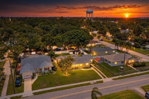 Villa ou maison à vendre à Bradenton, Floride: 2 chambres, 140.93 m2 № 2429155 - photo 3