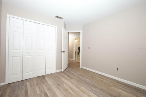 House in Orlando, Florida 3 bedrooms, 108.23 sq.m. № 2216364 - photo 23
