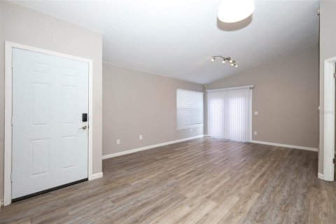 House in Orlando, Florida 3 bedrooms, 108.23 sq.m. № 2216364 - photo 5