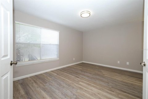 House in Orlando, Florida 3 bedrooms, 108.23 sq.m. № 2216364 - photo 15