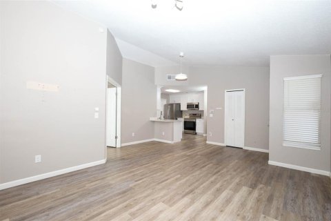 House in Orlando, Florida 3 bedrooms, 108.23 sq.m. № 2216364 - photo 8