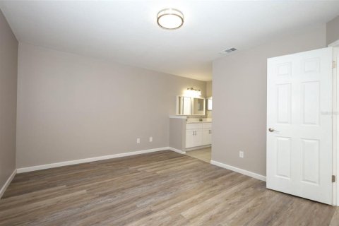 House in Orlando, Florida 3 bedrooms, 108.23 sq.m. № 2216364 - photo 17