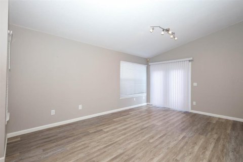 House in Orlando, Florida 3 bedrooms, 108.23 sq.m. № 2216364 - photo 6