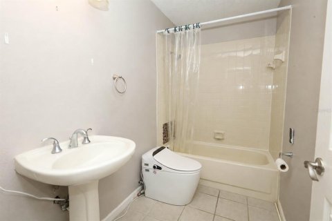 House in Orlando, Florida 3 bedrooms, 108.23 sq.m. № 2216364 - photo 25