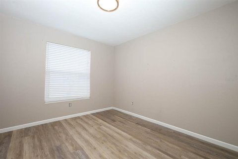 House in Orlando, Florida 3 bedrooms, 108.23 sq.m. № 2216364 - photo 24