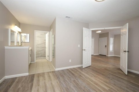 House in Orlando, Florida 3 bedrooms, 108.23 sq.m. № 2216364 - photo 18