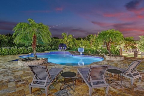 House in Plantation, Florida 8 bedrooms, 482.44 sq.m. № 2339911 - photo 27