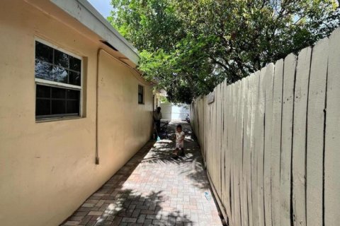 Casa en venta en Deerfield Beach, Florida, 4 dormitorios, 117.89 m2 № 2245872 - foto 8