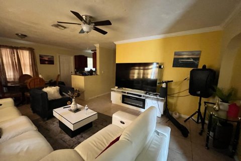 Casa en venta en Deerfield Beach, Florida, 4 dormitorios, 117.89 m2 № 2245872 - foto 2