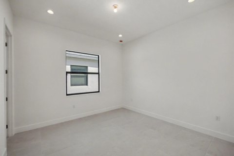 Casa en venta en Port St. Lucie, Florida, 3 dormitorios, 255.76 m2 № 2188037 - foto 22