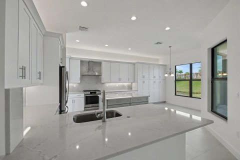 Casa en venta en Port St. Lucie, Florida, 3 dormitorios, 255.76 m2 № 2188037 - foto 11