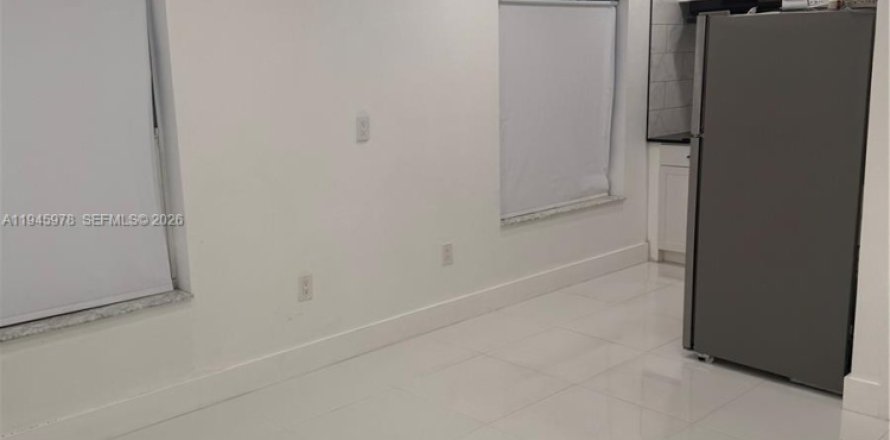 Immobilier commercial à Miami, Floride 1 chambre, 159.7 m2 № 2002728