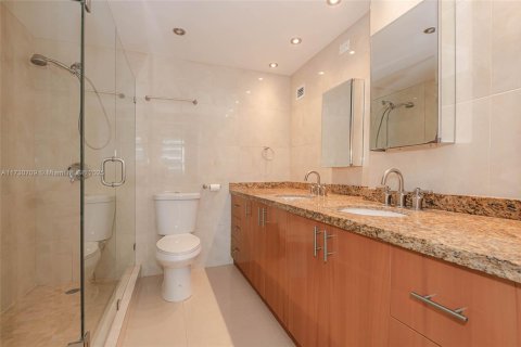 Купить кондоминиум в Холливуд, Флорида 1 спальня, 79.9м2, № 2088685 - фото 25