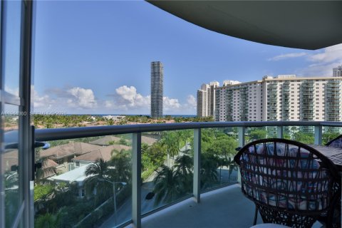 Condo in Sunny Isles Beach, Florida, 2 bedrooms  № 2003578 - photo 2