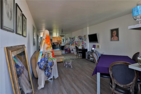 Condo in Sunny Isles Beach, Florida, 2 bedrooms  № 2003578 - photo 4