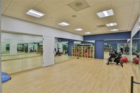 Condo in Sunny Isles Beach, Florida, 2 bedrooms  № 2003578 - photo 16