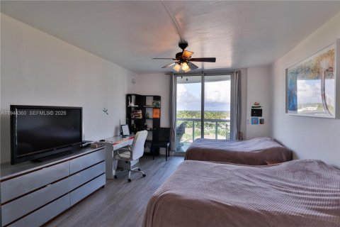 Condo in Sunny Isles Beach, Florida, 2 bedrooms  № 2003578 - photo 10
