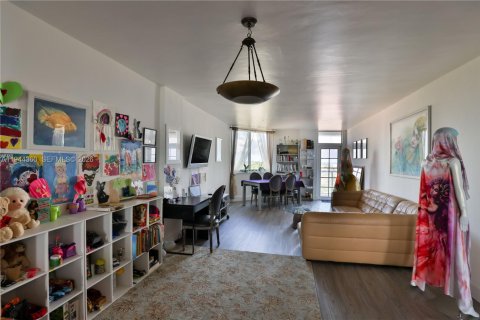 Condo in Sunny Isles Beach, Florida, 2 bedrooms  № 2003578 - photo 5