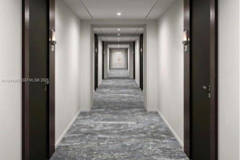 Condo in Sunny Isles Beach, Florida, 2 bedrooms  № 2003578 - photo 30