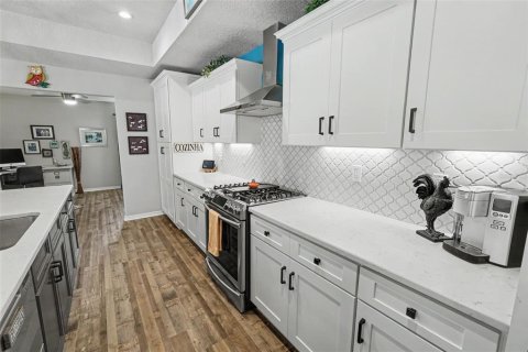 Casa en venta en Spring Hill, Florida, 3 dormitorios, 187.29 m2 № 2216279 - foto 4