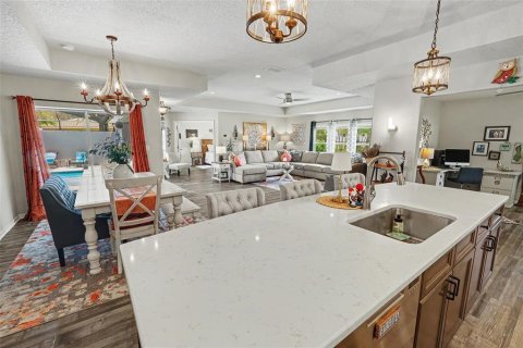 Casa en venta en Spring Hill, Florida, 3 dormitorios, 187.29 m2 № 2216279 - foto 3