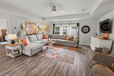 Casa en venta en Spring Hill, Florida, 3 dormitorios, 187.29 m2 № 2216279 - foto 11