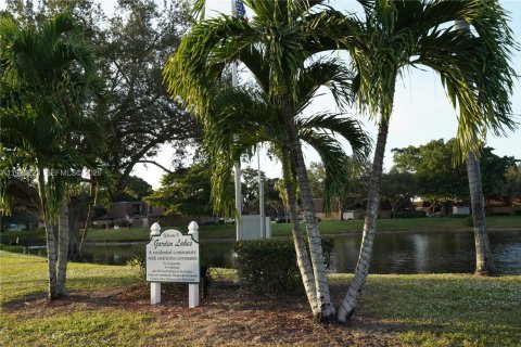 Villa ou maison à vendre à Palm Beach Gardens, Floride: 2 chambres № 2080338 - photo 3