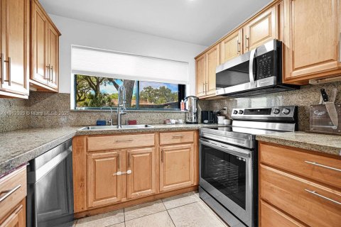 Casa en venta en Hollywood, Florida, 2 dormitorios, 255.48 m2 № 1970710 - foto 20