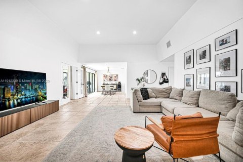 Casa en venta en Hollywood, Florida, 2 dormitorios, 255.48 m2 № 1970710 - foto 4