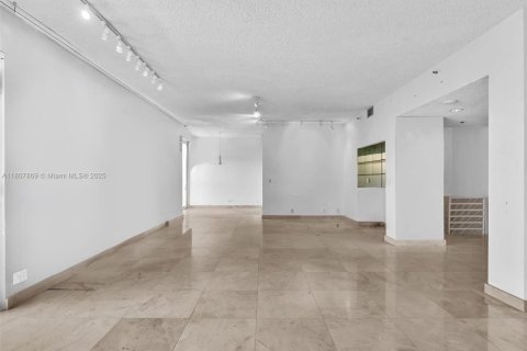 Copropriété à vendre à Aventura, Floride: 2 chambres, 213.49 m2 № 1747960 - photo 8